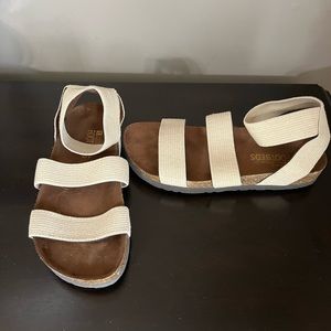 Beige White Mountain elastic sandals